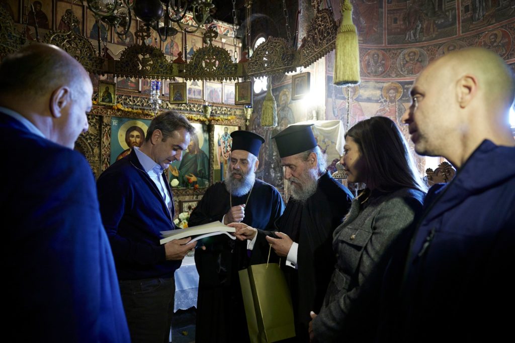 Περιοδεία Μητσοτάκη στην Καρδίτσα – Επίσκεψη στην Ι.Μ Γενεσίου Θεοτόκου Κατουσίου
