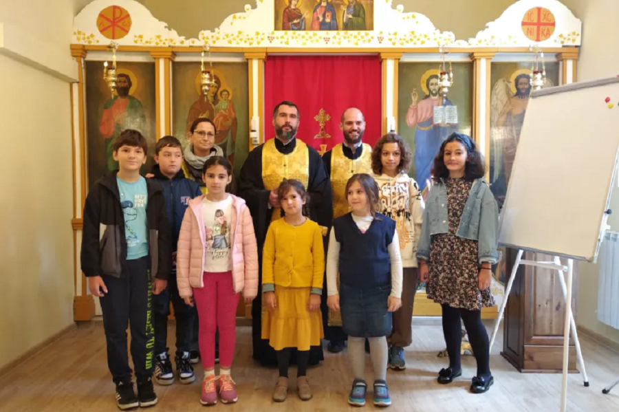 С молебен беше открито неделното училище при храма „Св. пророк Илия“ в Княжево