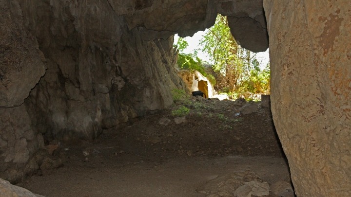 Σαράντα σπήλαια αποκάλυψε η υποχώρηση των υδάτων στα ασκηταριά των Πρεσπών