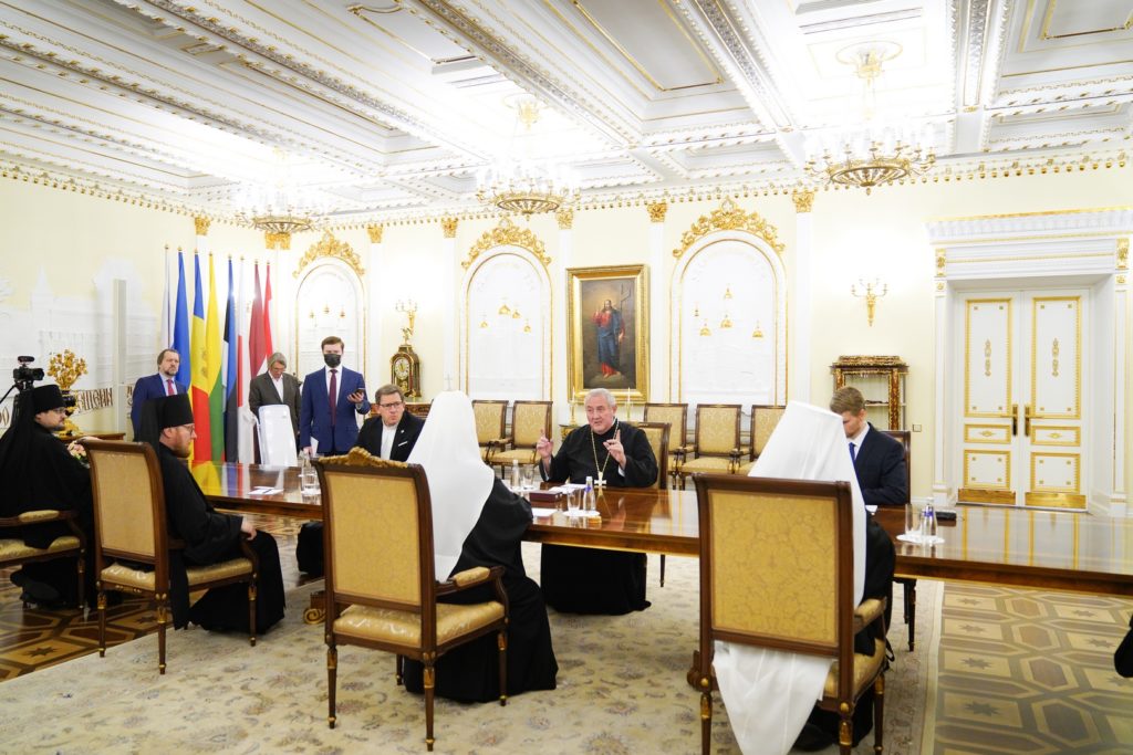 Святейший Патриарх Кирилл встретился с и.о. генерального секретаря ВСЦ протоиереем Иоанном Саукой