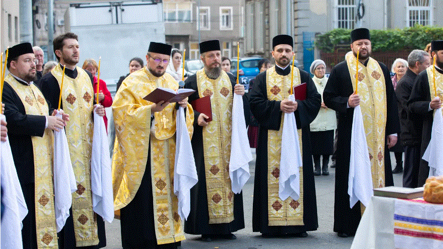 Clericii din Arhiepiscopia Bucureștilor au oficiat pomenirea de șapte ani a victimelor de la Colectiv