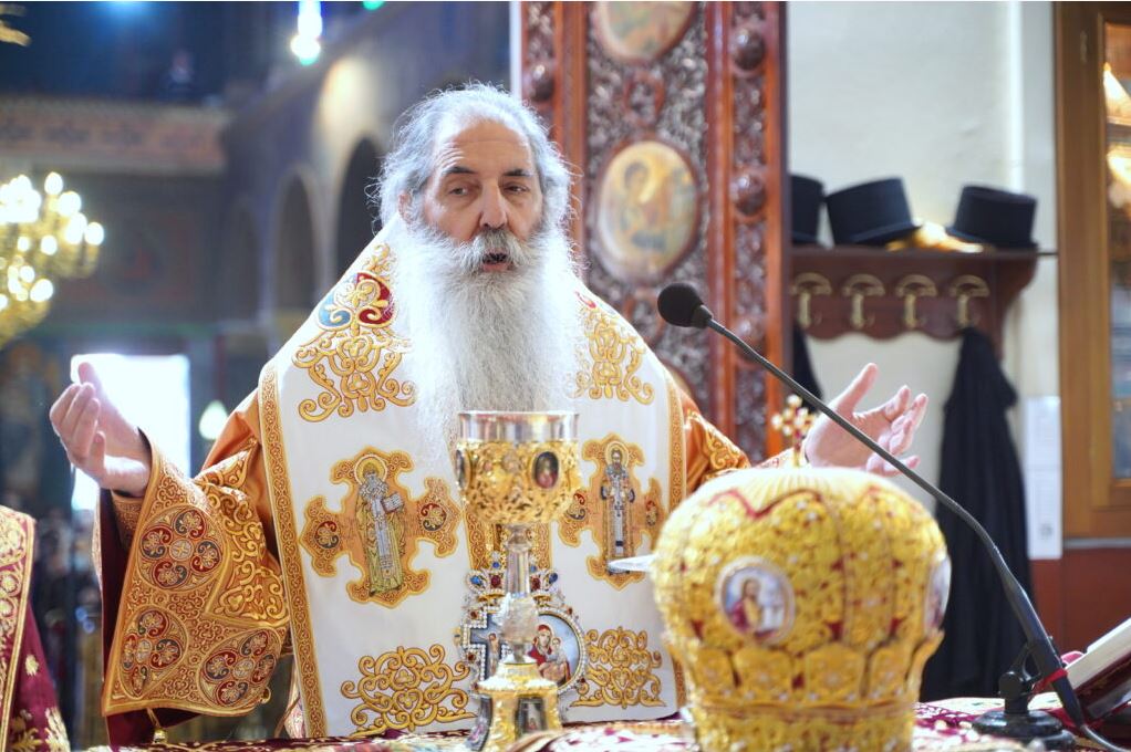 Ο Πειραιώς Σεραφείμ στον Πανηγυρίζοντα ναό του Αγίου Δημητρίου Νέου Φαλήρου (ΦΩΤΟ)