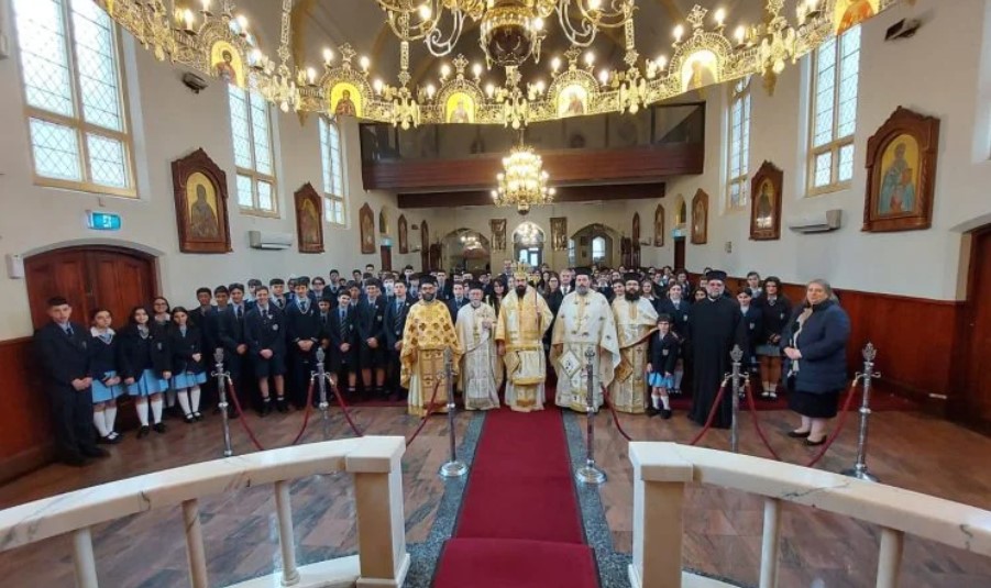 Ο Επίσκοπος Κερασούντος ευχήθηκε σε μαθητές Γυμνασίου – “Η επιτυχία έρχεται από την προσπάθεια”