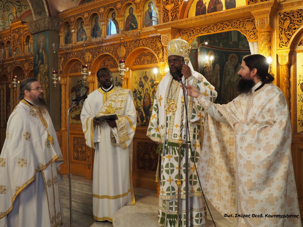 O Μητροπολίτης Κανάγκα Χαρίτων τέλεσε την Θεία Λειτουργία στον Ιερό Ναό Αναλήψεως Ραφήνας