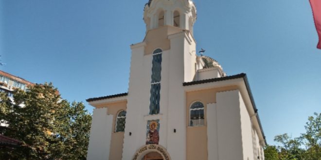 Освещават храм „Св. Райко Шуменски“