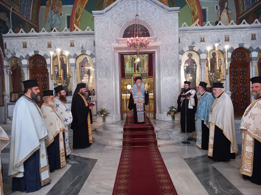 Επίσημη Δοξολογία για τις Ένοπλες Δυνάμεις από τον Μητροπολίτη Διονύσιο στην Κόρινθο