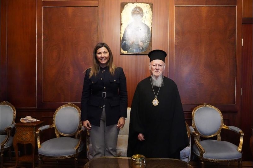 قداسته يستقبل مستشارة وزير السياحة والتنمية اليونان
