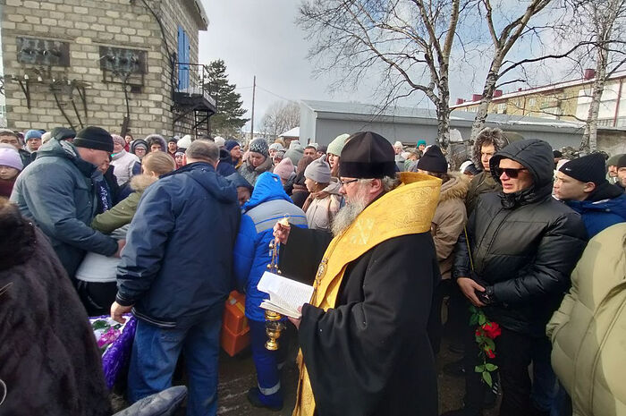 Архиепископ Южно-Сахалинский Никанор совершил отпевание жертв трагедии в Тымовском Сахалинской области