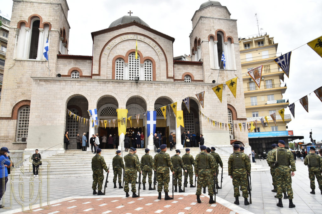 Η Θεσσαλονίκη τίμησε την Υπεραγία Θεοτόκο και τις Ένοπλες Δυνάμεις (ΦΩΤΟ)