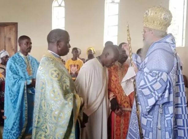 Χειροτονίες από τον Επίσκοπο Μπουκόμπας