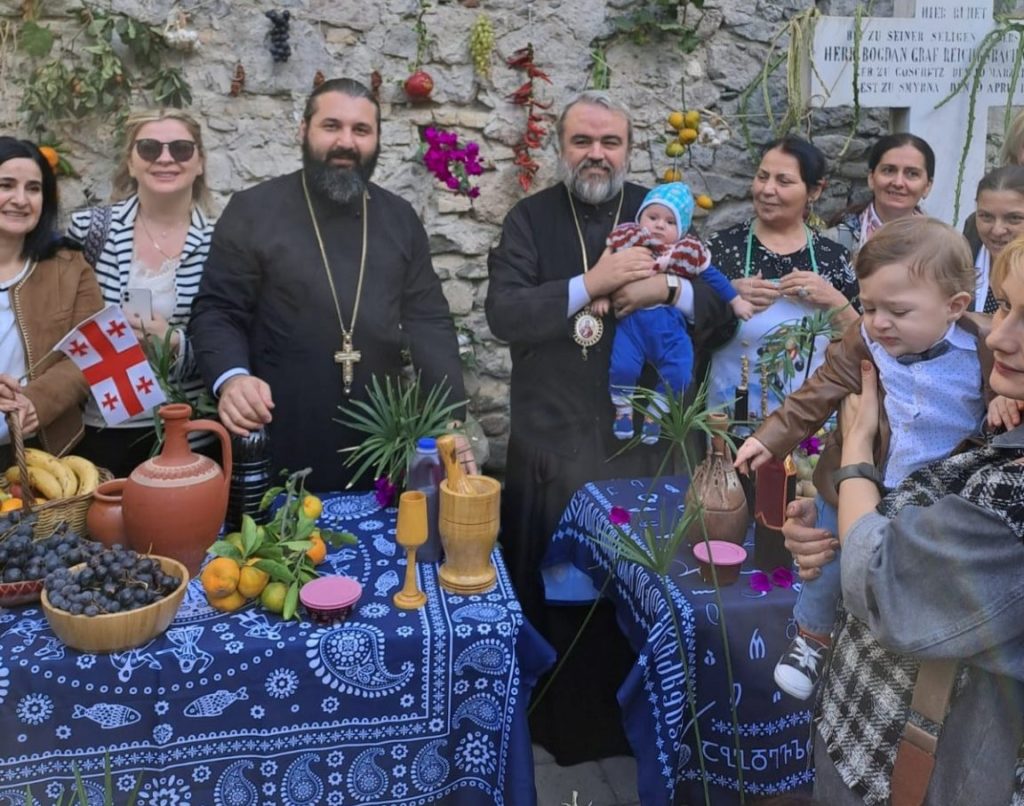 Οι Γεωργιανοί της Σμύρνης τίμησαν τον προστάτη τους Άγιο Γεώργιο (ΦΩΤΟ)
