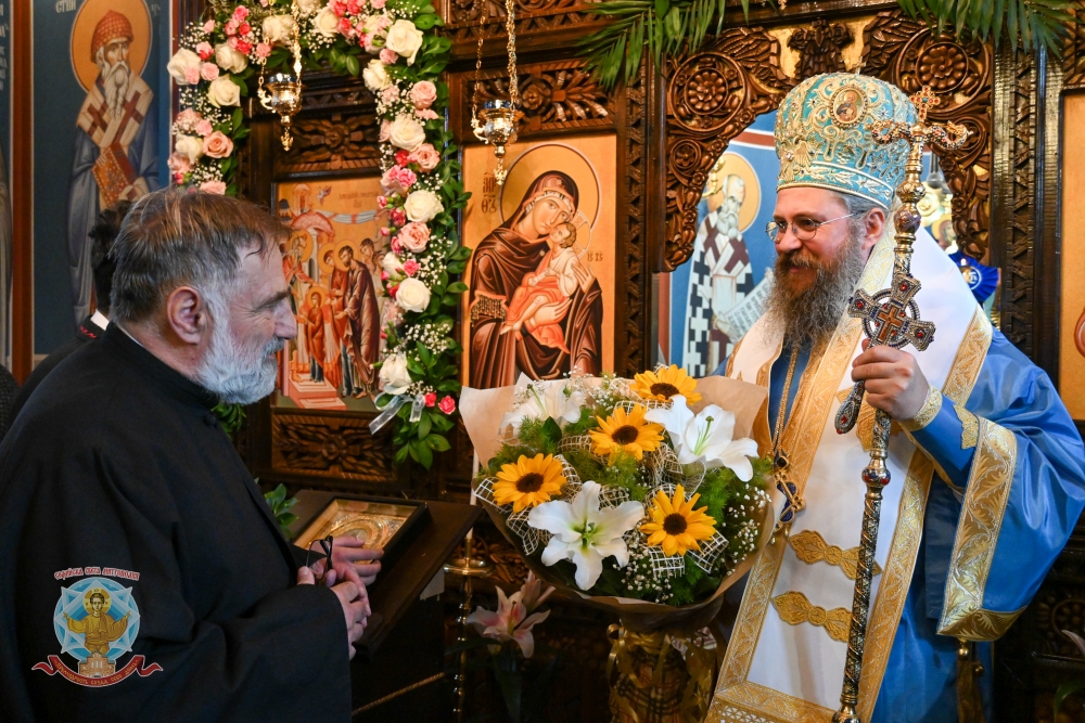 В столичния храм “Въведение Богородично” беше отслужена архиерейска света Литургия
