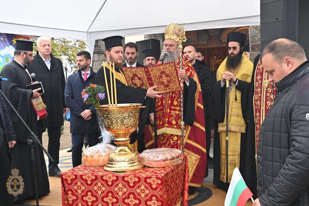Освещаване на параклис “Св. арх. Михаил” в с. Катуница