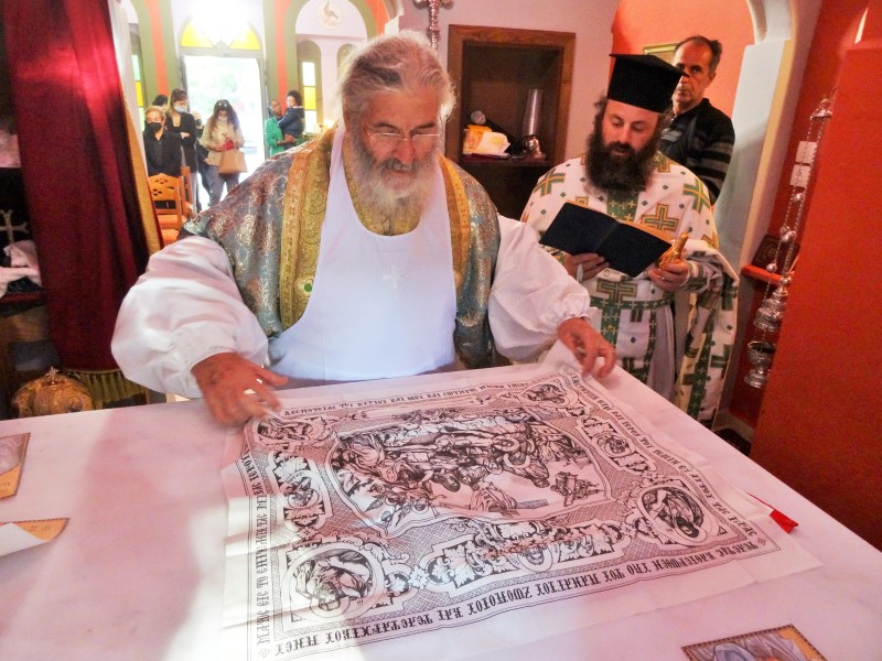 Συγκίνηση στα θυρανοίξια του ανακαινισμένου ναού του Αγίου Νεκταρίου Λέρου