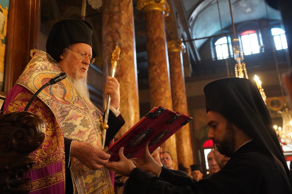 Έκκληση για ειρήνη στην Ουκρανία από τον Οικουμενικό Πατριάρχη – τέλεσε Ι. Μνημόσυνο για τα θύματα του Χολοντομόρ
