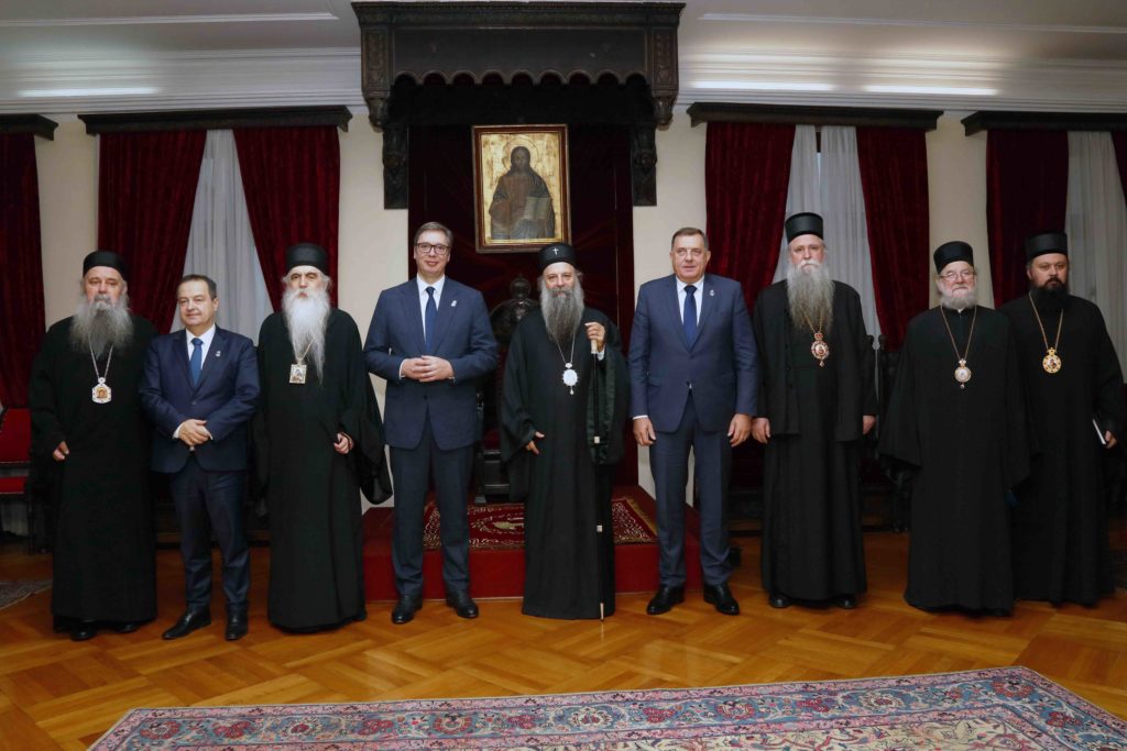 Патријарх Порфирије и чланови Светог Синода разговарали са председником Републике Србије г. Александром Вучићем
