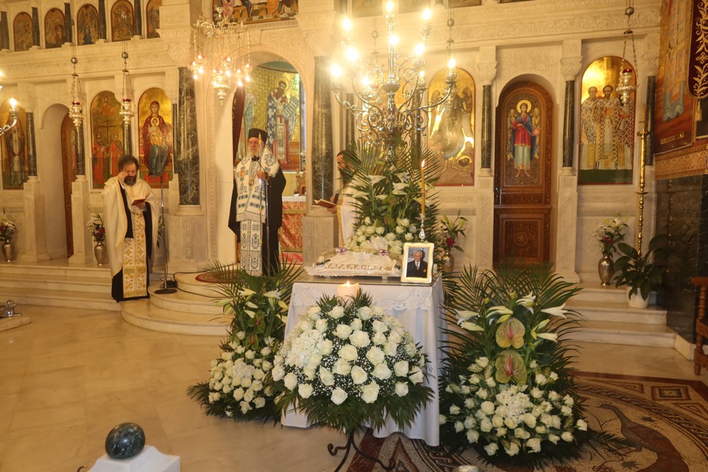 Γλυφάδα: Ο Μητροπολίτης Σύρου τέλεσε το Μνημόσυνο του Συριανού Χαραλάμπους Μπαρουτάκη