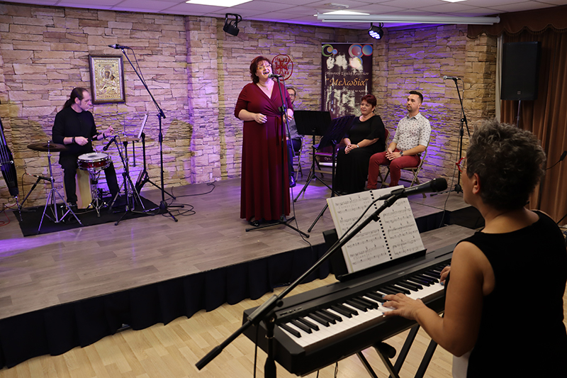 Μουσικό αφιέρωμα σε αγαπημένα και διαχρονικά ελληνικά τραγούδια