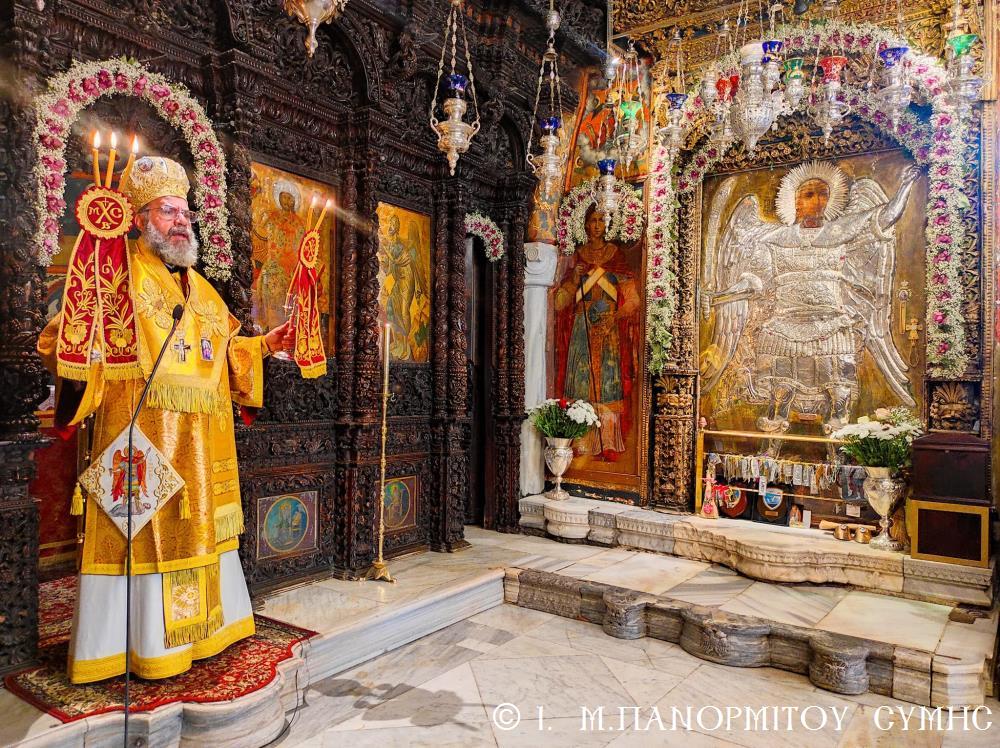 Ο Σύμης Χρυσόστομος λειτούργησε στον Πανορμίτη (ΦΩΤΟ)