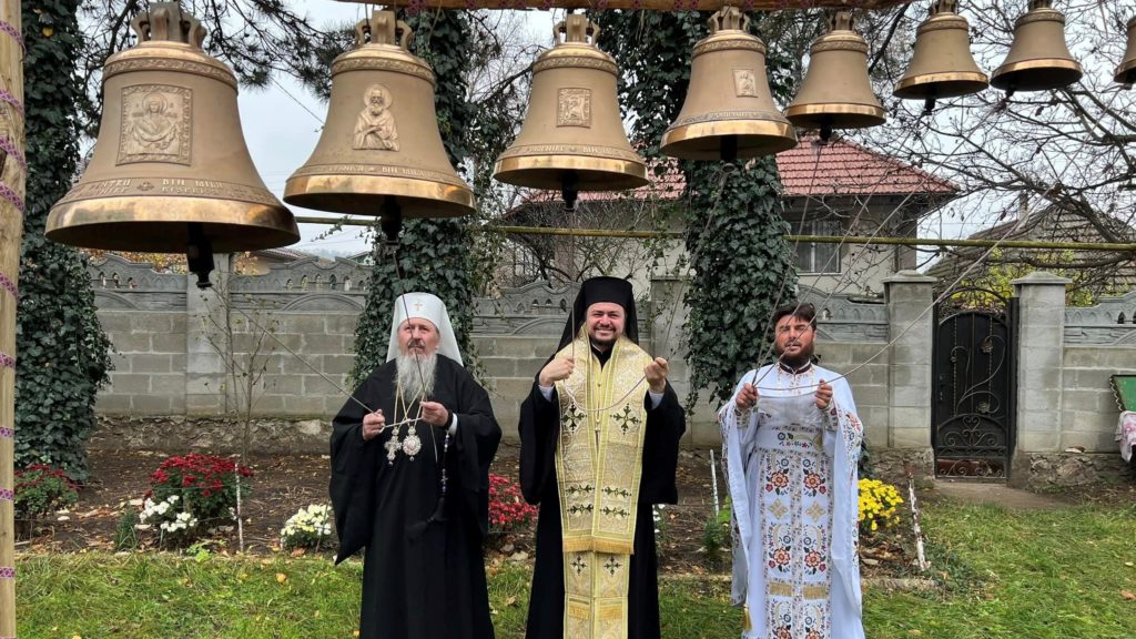 Mitropolitul Petru și Episcopul Veniamin au sfințit o nouă biserică în Arhiepiscopia Chișinăului (FOTO)