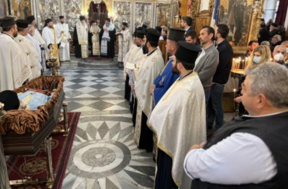 «Ύστατο χαίρε» στον π. Στυλιανό Θεοδωρογλάκη του Ιερού Καθεδρικού Ναού Χανίων