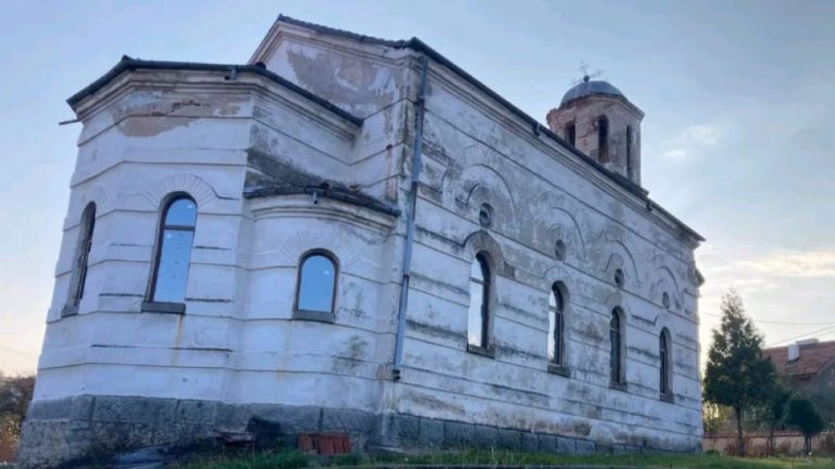 Дарители помагат за ремонта на църквата в дупнишкото село Дяково