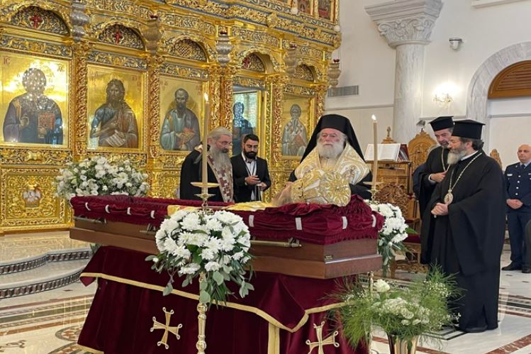 Αφίχθη στην Κύπρο ο Πατριάρχης Αλεξανδρείας -Τρισάγιο στο σκήνωμα του Αρχιεπισκόπου Χρυσοστόμου