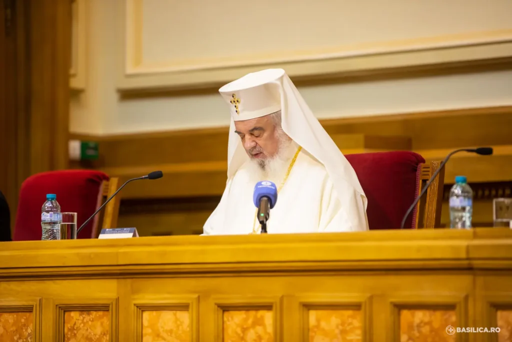 Patriarhul Daniel: Icoana ortodoxă este o chemare permanentă la rugăciune