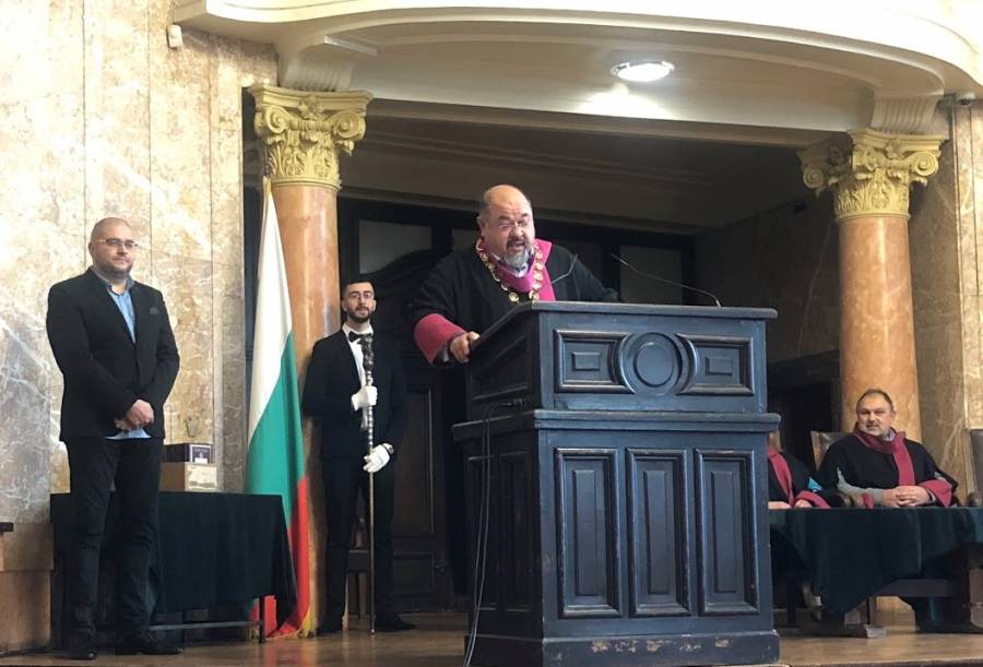 Връчиха дипломите на завършилите Богословския факултет на СУ