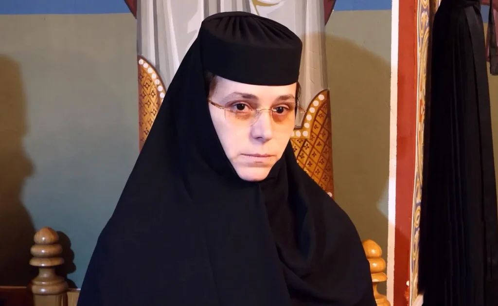 Maica Ecaterina a devenit stareță dar va continua să fie „mamă și soră” pentru copiii de la Așezământul Sf. Leontie