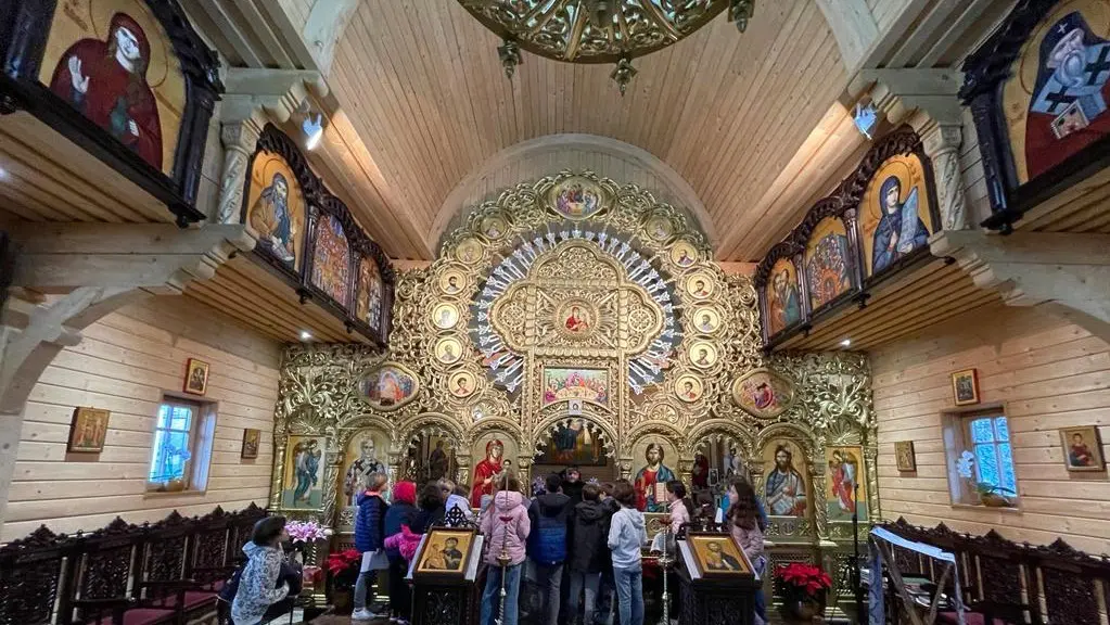 Elevii unei școli multiculturale din München spun că o biserică în stil maramureșean este cea mai frumoasă din zonă