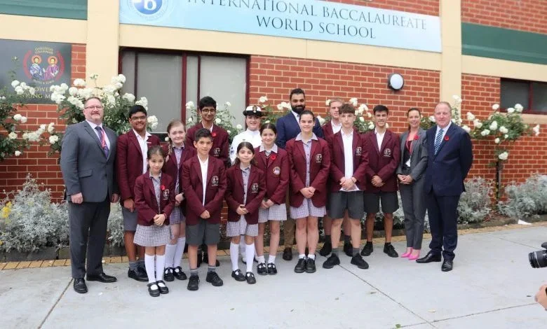 Oakleigh Grammar School honours Remembrance Day