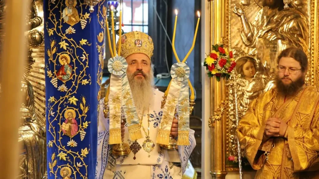 Omul este chemat să aibă chip de heruvim: Mitropolitul Teofan la hramul Mănăstirii Agapia