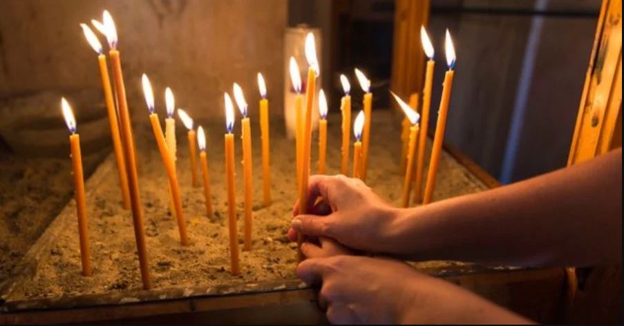 Ρέθυμνο: Εισέβαλε σε εκκλησία και διέκοψε τη Θεία Λειτουργία – Χειροπέδες στην 48χρονη ταραχοποιό