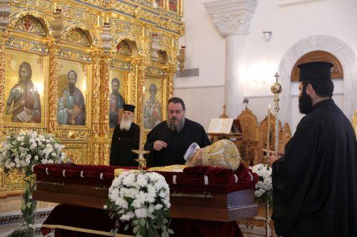 Για δεύτερη ημέρα σε λαϊκό προσκύνημα το σκήνωμα του Αρχιεπισκόπου Κύπρου
