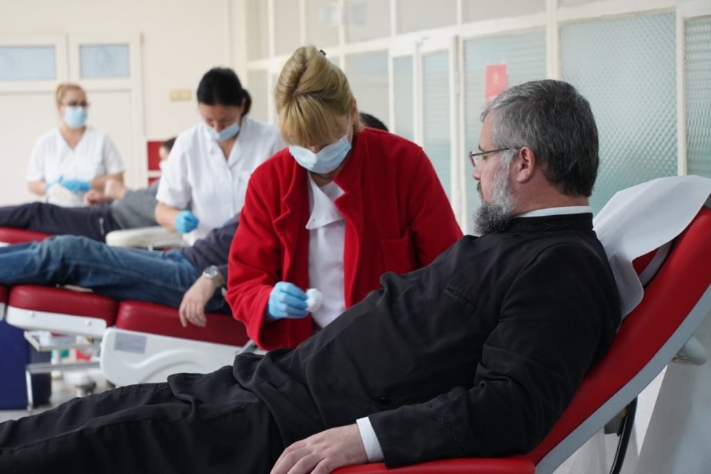 Preoții și credincioșii brăileni au venit în sprijinul semenilor aflați în spitale