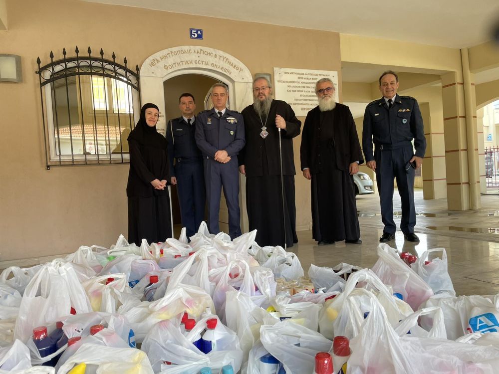 Προσφορά ειδών καθαριότητας και ατομικής υγιεινής στη Φοιτητική Εστία Θηλέων Λάρισας από το ΑΤΑ