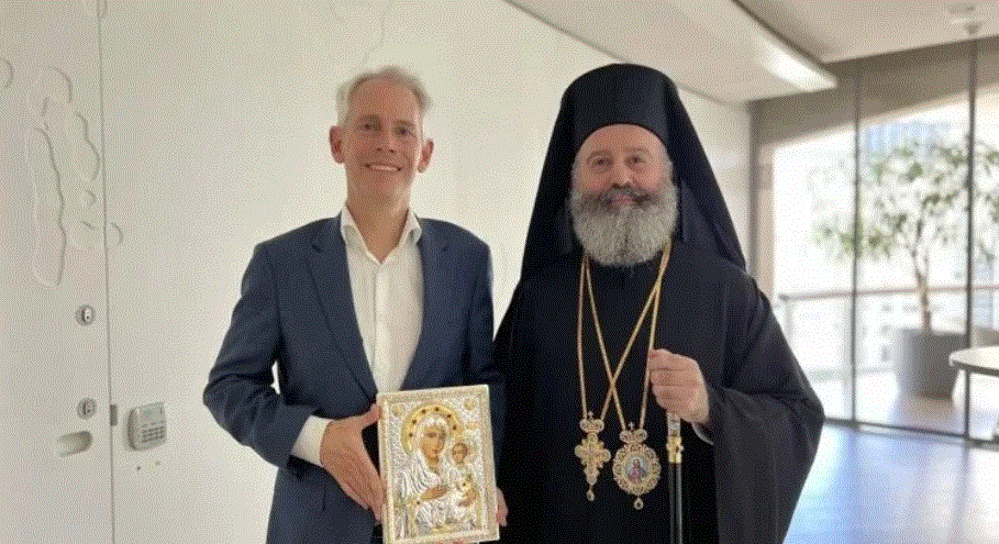 Meeting of the Archbishop of Australia with the Federal Minister of Immigration