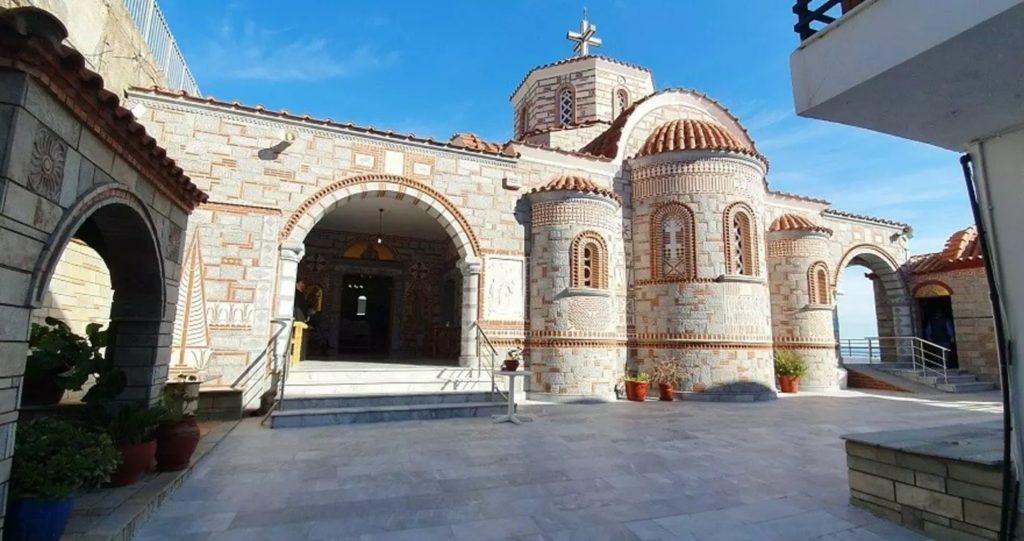 Ο καιρός «ακυρώνει» τη Θεία Λειτουργία στο Ιερό Ησυχαστήριο της Αγίας Φωτεινής Ελληνοπεραμάτων Μαλεβιζίου Κρήτης