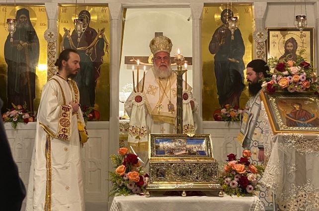 Ιερά Αγρυπνία ενώπιον της Αγίας Ζώνης τέλεσε ο Μητροπολίτης Ιλίου (ΦΩΤΟ)