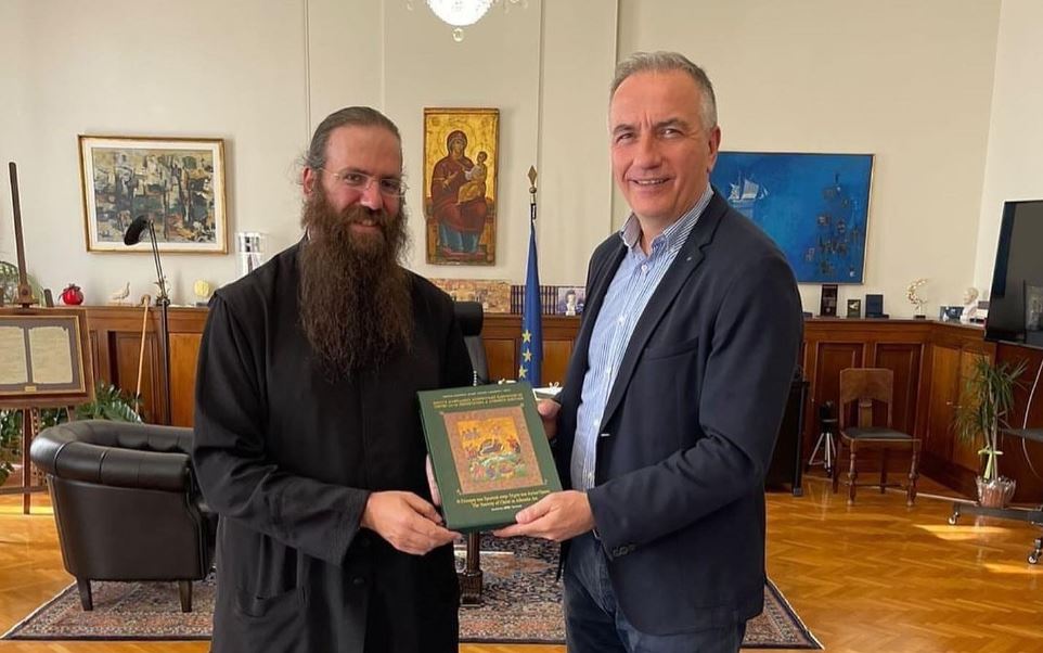 Συνάντηση Σταύρου Καλαφάτη με τον Επίσκοπο Τολιάρας και Νοτίου Μαδαγασκάρης