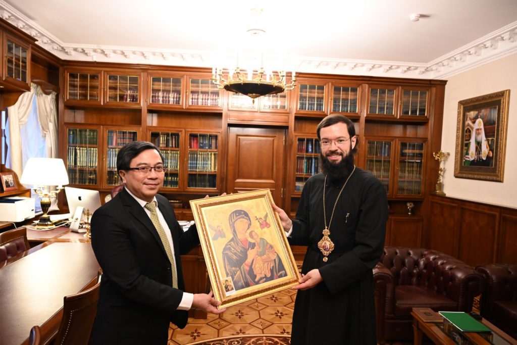 Ο Πρέσβης των Φιλιππίνων στη Ρωσία επισκέφθηκε τον Μητροπολίτη Βολοκολάμσκ
