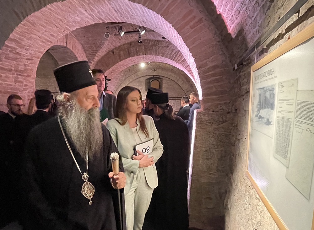 Patriarch of Serbia Porfirije inaugurates exhibition dedicated to memory of victims of 1942 Nov Sad raid