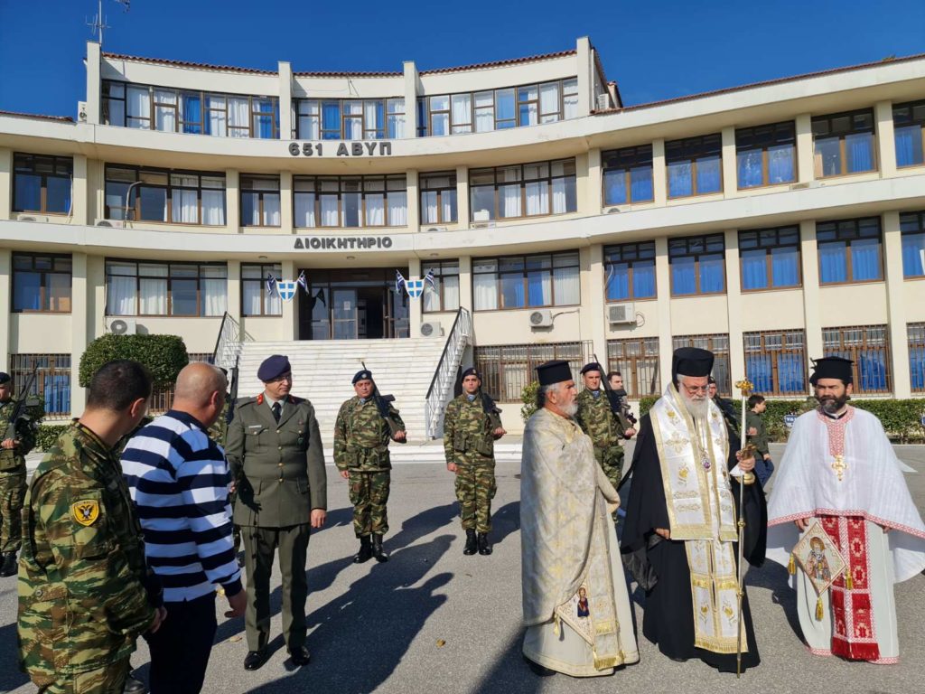 Ο Μητροπολίτης Ιλίου στη λιτανεία στην 651 ΑΒΥΠ