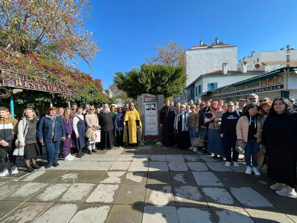 В храме святителя Николая Мирликийского в турецком Демре совершены праздничные богослужения