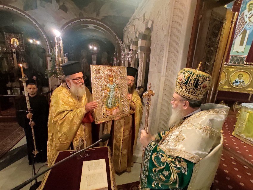 Πλήθος πιστών στις Θείες Λειτουργίες των Χριστουγέννων στην Ιερά Μητρόπολη Κορίνθου