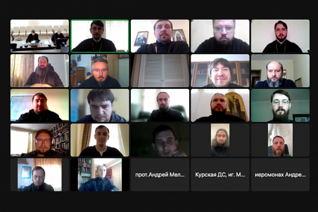 При поддержке Учебного комитета прошел круглый стол «Актуальные вопросы применения типовой рабочей программы по литургике»