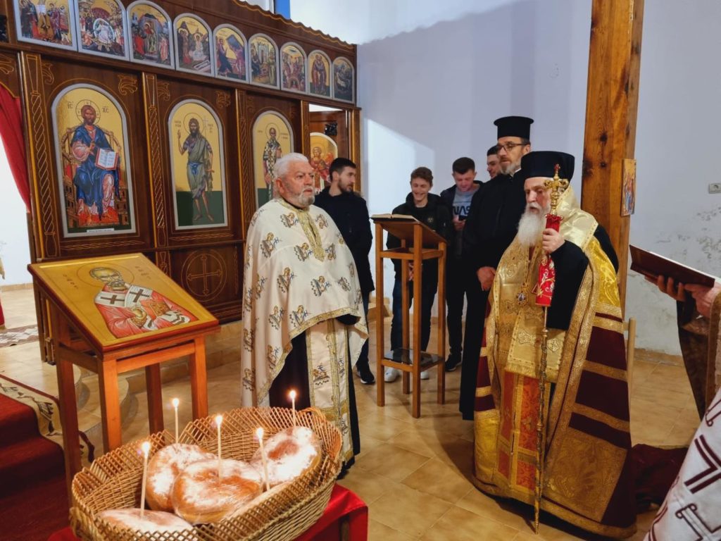 U kremtua me nderimin dhe lavdinë, që meriton, e kremtja e shenjtorit të dashur të të gjithëve, shën Nikolla i Mirës së Likisë