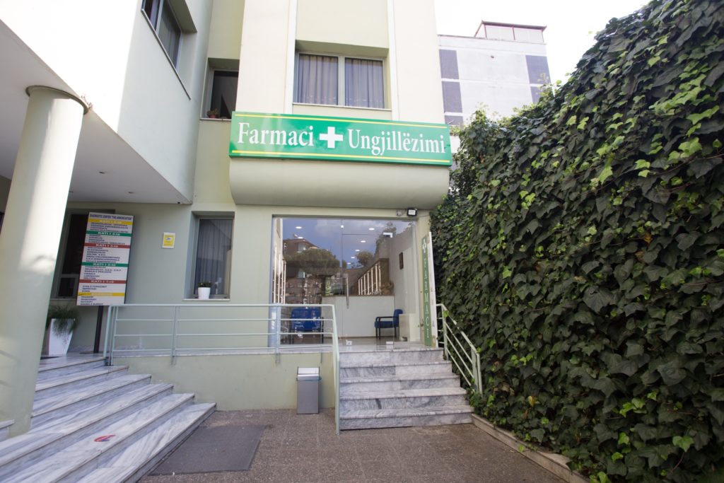 SHËRBIMI I FARMACISË BRENDA MJEDISEVE TË QENDRËS DIAGNOSTIKE “UNGJILLËZIMI”