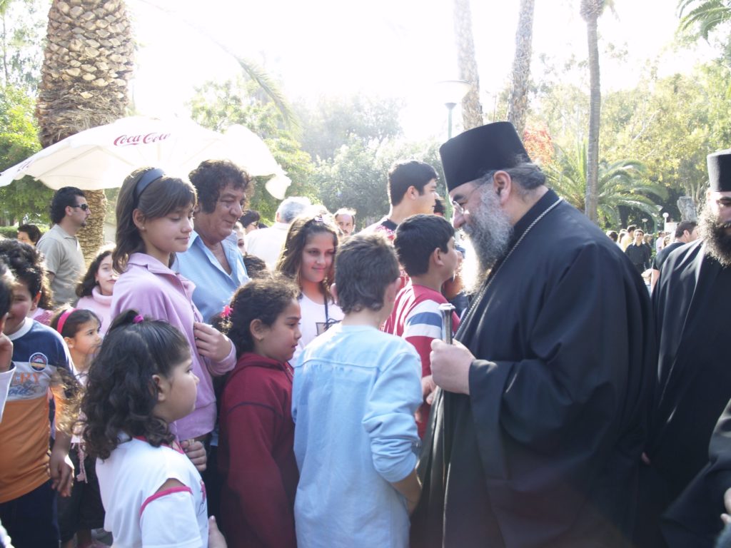 Νέοι ανοίγουν την καρδιά τους για τον Μητροπολίτη Λεμεσού Αθανάσιο (ΒΙΝΤΕΟ)